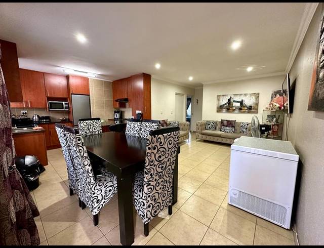 2 BEDROOM APARTMENT FOR SALE IN NEW REDRUTH